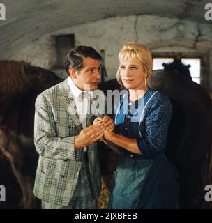 Abenteuer eines Sommers, Fernsehfilm, Österreich 1973, Regie: Helmut Pfandler, Darsteller: Erich Padalewski, Dagmar Koller Stockfoto