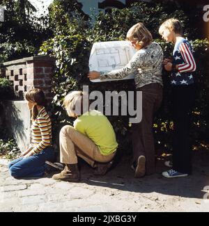 Konny und seine drei Freunde, Fernsehserie, Deutschland 1974 - 1974, Darsteller: Thies Lüders, Dieter Meyer, Peer Kock, Angelika Braut Stockfoto