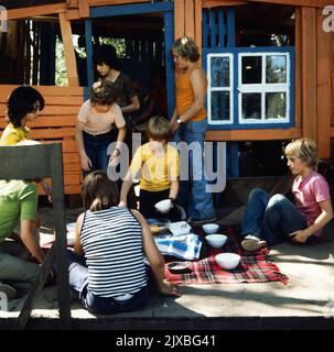 Konny und seine drei Freunde, Fernsehserie, Deutschland 1974 - 1974, Darsteller: Thies Lüders, Dieter Meyer, Peer Kock, Angelika Braut Stockfoto