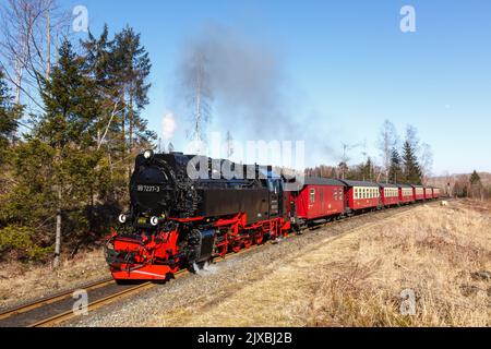 Brockenbahn Dampfzug Lokomotive Bahnstrecke Abfahrt drei Annen Hohne in Deutschland Stockfoto