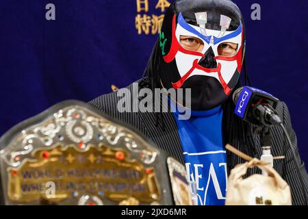 Tokio, Japan. 07. September 2022. Der japanische Pro Wrestler, die große Sasuke (Masanori Murakawa), spricht während einer Pressekonferenz im Club der ausländischen Korrespondenten von Japan am 7. September 2022 in Tokio, Japan. Die Große Sasuke, Der einer der beliebtesten Wrestler Japans und Politiker ist, kam zusammen mit dem professionellen Wrestler und Titelverteidiger Masato Tanaka (und anderen Gästen), um ein Titelspiel für die Zero One World Heavyweight Wrestling Championship anzukündigen, die am 10. September in Takomachi, Präfektur Chiba, stattfinden wird. Kredit: Aflo Co. Ltd./Alamy Live Nachrichten Stockfoto