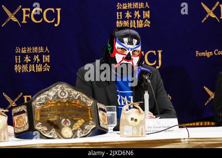 Tokio, Japan. 07. September 2022. Der japanische Pro Wrestler, die große Sasuke (Masanori Murakawa), spricht während einer Pressekonferenz im Club der ausländischen Korrespondenten von Japan am 7. September 2022 in Tokio, Japan. Die Große Sasuke, Der einer der beliebtesten Wrestler Japans und Politiker ist, kam zusammen mit dem professionellen Wrestler und Titelverteidiger Masato Tanaka (und anderen Gästen), um ein Titelspiel für die Zero One World Heavyweight Wrestling Championship anzukündigen, die am 10. September in Takomachi, Präfektur Chiba, stattfinden wird. Kredit: Aflo Co. Ltd./Alamy Live Nachrichten Stockfoto