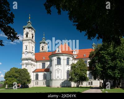 Bild der Benediktinerabtei in Ottobeuren, Deutschland im Sommer. Stockfoto