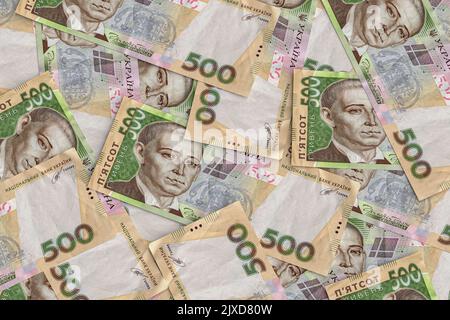 Stapel des ukrainischen Geldes hrywna (grivna, hrywna) mit 500 Banknoten. Finanzierungskonzept Stockfoto