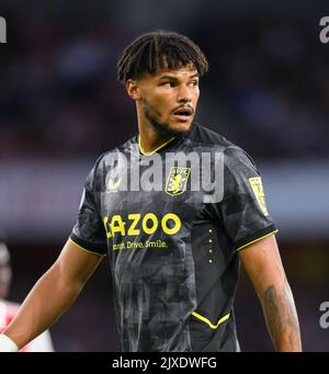 31 Aug 2022 - Arsenal gegen Aston Villa - Premier League - Emirates Stadium Tyrone Mings von Aston Villa während des Spiels im Emirates Stadium. Picture : Mark Pain / Alamy Stockfoto