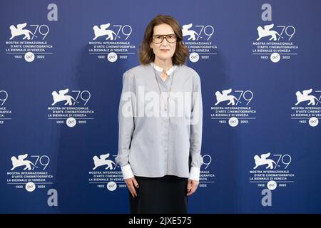 Die Regisseurin Joanna Hogg nimmt am 06. September 2022 in Venedig, Italien, an der Fotoschau für „die ewige Tochter“ des Internationalen Filmfestivals 79. in Venedig Teil. ©Foto: Cinzia Camela. Stockfoto