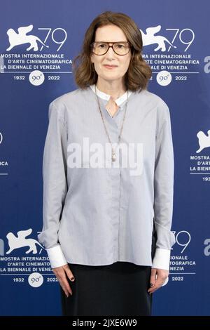 Die Regisseurin Joanna Hogg nimmt am 06. September 2022 in Venedig, Italien, an der Fotoschau für „die ewige Tochter“ des Internationalen Filmfestivals 79. in Venedig Teil. ©Foto: Cinzia Camela. Stockfoto