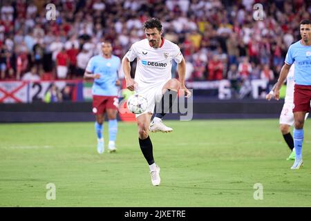 Sevilla, Spanien. 06. September 2022. Thomas Delaney (18) vom FC Sevilla beim UEFA Champions League-Spiel zwischen dem FC Sevilla und Manchester City im Estadio Ramon Sanchez Pizjuan in Sevilla. (Foto: Gonzales Photo/Alamy Live News Stockfoto