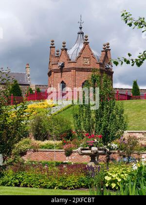 Das Belvedere Folly im von Queen Elizabeth umgebenen Garten, Dumfries House, Ayrshire, Schottland, Großbritannien Stockfoto