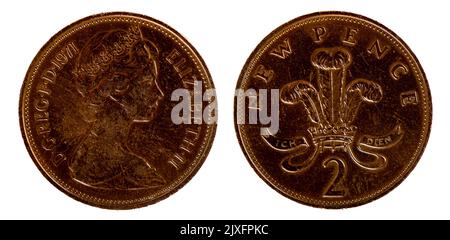 Englische Bronze-Doppelung von 1971 mit dem Bild von Königin Elizabeth II. Auf der Vorderseite und drei Straußenfedern auf der Rückseite. Die Münze wurde ausgegeben f Stockfoto