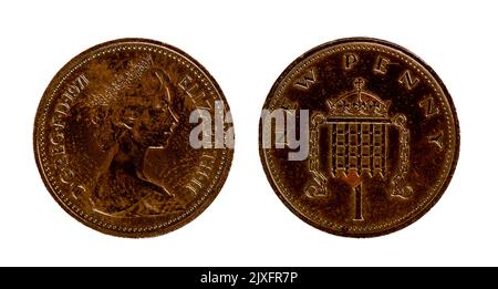 Englische Bronze ein Penny von 1971 mit dem Bild von Königin Elizabeth II in der Krone auf der Vorderseite und den Balken an den Festungstoren auf der Rückseite. T Stockfoto