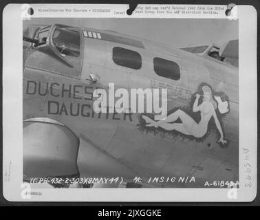 Boeing B-17 „Flying Fortress“ mit dem Spitznamen „Herzogin-Tochter“. 303. Bomb Group, England, 8. Mai 1944. Stockfoto