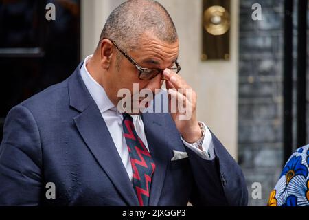 Downing Street, London, Großbritannien. 7. September 2022. Minister nehmen an der ersten Kabinettssitzung in der Downing Street 10 Teil, seit sie gestern Abend von Premierminister Liz Truss ernannt wurden. Der Abgeordnete RT Hon James Cleverly, Staatssekretär für auswärtige Angelegenheiten, Commonwealth- und Entwicklungsfragen. Kredit: amanda Rose/Alamy Live Nachrichten Stockfoto