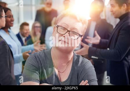 Frauen Business Trainer und Arbeitnehmer treffen sich in Konferenz Stockfoto