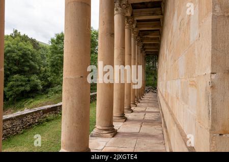 hermitage, die dem parthenon in der Stadt las fraguas in nordspanien ähnelt Stockfoto