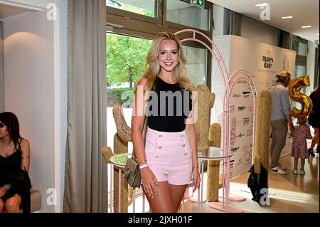 Cindy Baranowska beim mates Date Influencer Event auf der Berlin Fashion Week Frühjahr/Sommer 2023 in der Berliner Freiheit. Berlin, 06.09.2022 Stockfoto