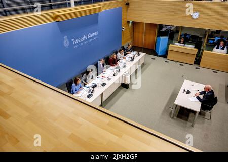 2022-09-07 13:20:55 DEN HAAG - Gerald Schotman im Untersuchungsraum des Repräsentantenhauses während einer öffentlichen Befragung des parlamentarischen Untersuchungsausschusses für die Erdgasförderung in Groningen. Das Komitee untersucht die Jahre der Gasbohrungen in der Provinz. Schotman war zwischen 2014 und 2018 CEO der Nederlandse Aardolie Maatschappij (NAM). ANP ROBIN UTRECHT niederlande Out - belgien Out Stockfoto