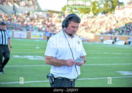 DENTON, TX - 3.. September: .North Texas Mean Green Head Coach Seth Littrell .in einem Spiel zwischen North Texas Mean Green gegen SMU Mustangs im Apogee Stadium in Denton am 3.. September 2022 in Denton, Texas. .CSM/Manny Flores Stockfoto