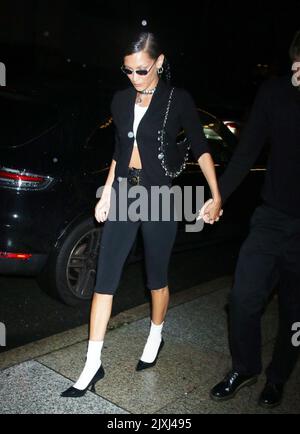 06. September 2022 Bella Hadid, Marc Kalman bei Gigi Hadid's Guest in Residence Launch Dinnner Le Chalet in Saks Fifth Avenue in New York 06. September 2022 Credit:RW/MediaPunch Stockfoto