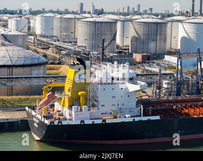 Der Hafen von Rotterdam ist der größte Seehafen in Europa, und der größte Hafen der Welt außerhalb Asiens seine Größe ist einfach umwerfend, mit einer Fläche von 105 km2 Stockfoto