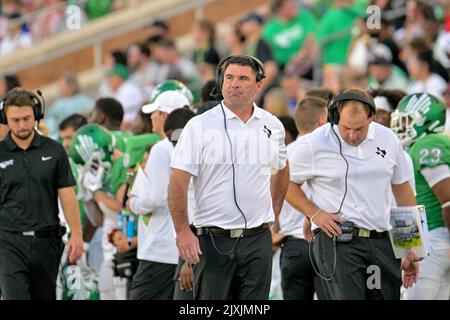 DENTON, TX - 3.. September: .North Texas Mean Green Head Coach Seth Littrell .in einem Spiel zwischen North Texas Mean Green gegen SMU Mustangs im Apogee Stadium in Denton am 3.. September 2022 in Denton, Texas. .CSM/Manny Flores Stockfoto