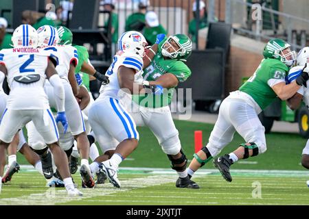 DENTON, TX - September 3.: .Southern Methodist Mustangs Defensivkampf Mike Yoan Sandjo-Njiki (98) und North Texas meinen Green Offensive Lineman Manase Mose (72) Kampf in einem Spiel zwischen North Texas Mean Green gegen SMU Mustangs im Apogee Stadium in Denton am 3.. September 2022 in Denton, Texas. CSM/Manny Flores Stockfoto