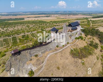 Luftaufnahme der Burg Boldogko in Ungarn Stockfoto