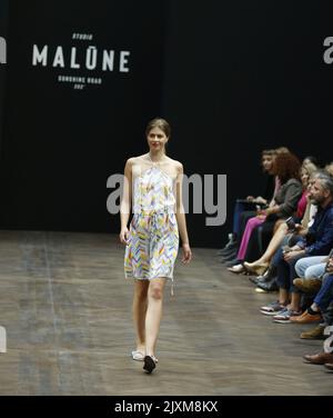 Berlin, Deutschland. 07. September 2022. Die Designerin Frida Weyer von Malune mit der neuen Frühjahr/Sommer 2023 Kollektion. Das Foto zeigt Modelle mit der neuen Kollektion auf dem Laufsteg im Hotel Telegrafenamt in Berlin-Mitte. (Foto: Simone Kuhlmey/Pacific Press) Quelle: Pacific Press Media Production Corp./Alamy Live News Stockfoto
