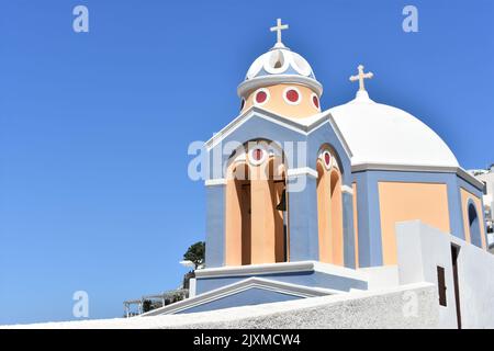 Die katholische Kirche des Heiligen Stylianos in Fira, Thera, Santorini, Kykladen, Griechenland, Europa. Agios Stylianos Paphlagonia der Eremit. Stockfoto