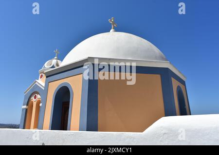 Die katholische Kirche des Heiligen Stylianos in Fira, Thera, Santorini, Kykladen, Griechenland, Europa. Agios Stylianos Paphlagonia der Eremit. Stockfoto