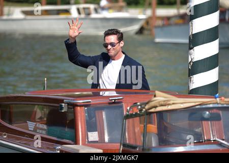 Venedig, Italien. 06. September 2022. VENEDIG, ITALIEN - 06. SEPTEMBER: Hugh Jackman wird während der Internationalen Filmfestspiele Venedig 79. am 06. September 2022 in Venedig, Italien, zu sehen sein. Kredit: dpa/Alamy Live Nachrichten Stockfoto