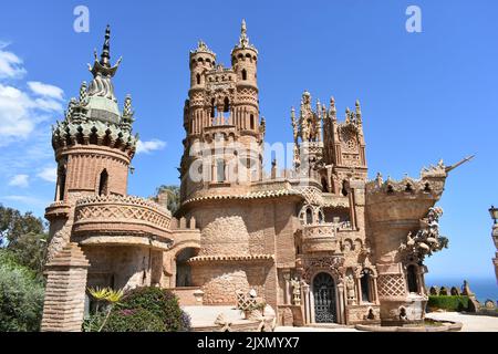 Castillo de Colomares Schlossdenkmal, das dem Leben und den Abenteuern von Christoph Kolumbus in Benalmadena, Malaga, Costa Del Sol, Spanien gewidmet ist Stockfoto