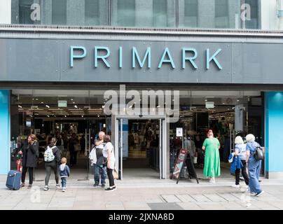 Primark Store in der Northumberland Street, Newcastle, England, Großbritannien Stockfoto