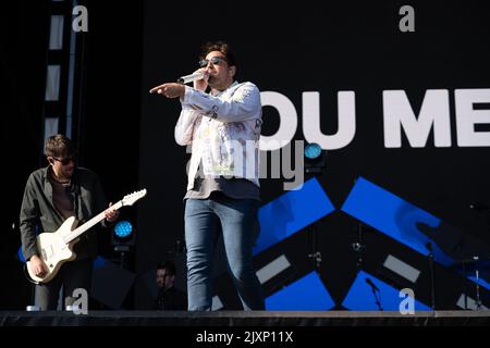 You Me at Six spielen auf der Hauptbühne des Leeds Festivals im Bramham Park. Josh Franceschi, Matt Barnes, Max Helyer, Chris Miller und Da Stockfoto