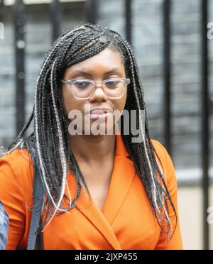 London, Großbritannien. 07. September 2022. Kemi Badenoch, internationaler Handelssekretär, verlässt eine Kabinettssitzung in der Downing Street 10 in London. Kredit: Ian Davidson/Alamy Live Nachrichten Stockfoto