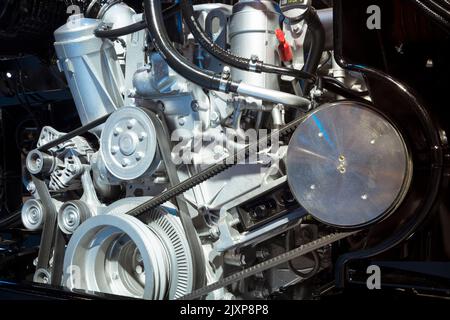Mercedes-Benz Omnibusmotor, Sichtfahrwerk, Motor und Getriebe. Stockfoto