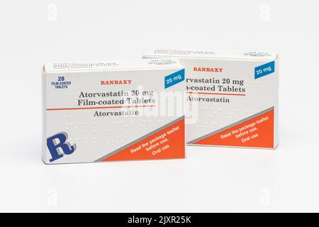 Zwei Kartons mit 20 mg Atorvassatin-Tabletten Stockfoto