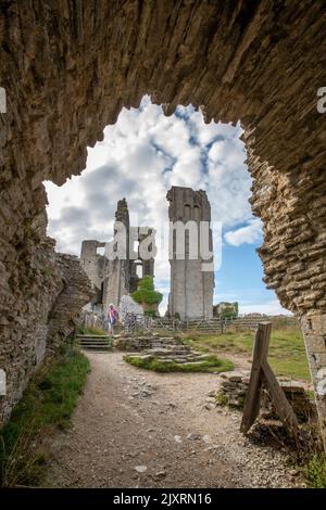 corfe-Burg in dorset, Ruinen der corfe-Burg, historische Stätte von dorset, Burg aus dem 11.. Jahrhundert in corfe-Burg in dorset, Burgruinen, Verfall-Festung. Stockfoto