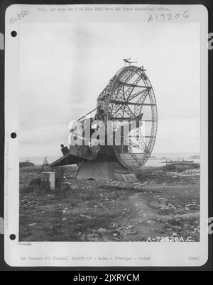 Radarinstallation Des Deutschen Riesengebirges Würzburg Am Strand Der Normandie, Frankreich. 22. Juni 1944. [Würzburger Rieser Fumg 65 Radar.] Stockfoto
