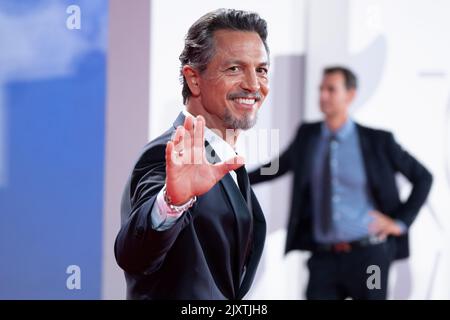 Benjamin Bratt nimmt am 06. September 79. 2022 in Venedig, Italien, am roten Teppich „Dead for A Dollar“ auf dem Internationalen Filmfestival von Venedig Teil. ©Phot Stockfoto