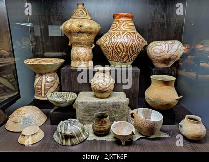 KIEW, UKRAINE 7. SEPTEMBER 2022 Artefakte der CucuteniTrypillia