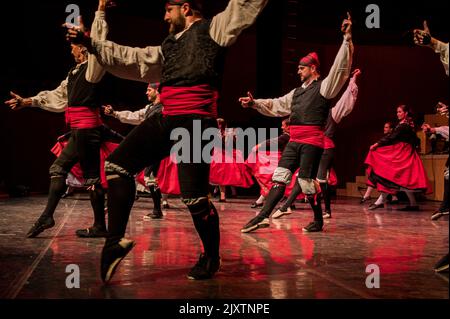 Raices de Aragon Tanzformation aus Aragon, Spanien, tritt bei Eifolk auf, XXXI International Meeting of Folklore City of Zaragoza, Spanien Stockfoto