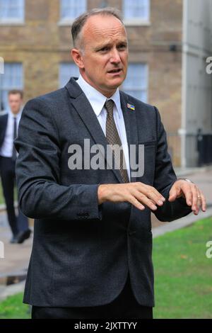 London, Großbritannien. 07. September 2022. Dr. Neil Hudson, Abgeordneter der Konservativen Partei für Penrith und die Grenze, wird über College Green interviewt. Kredit: Imageplotter/Alamy Live Nachrichten Stockfoto