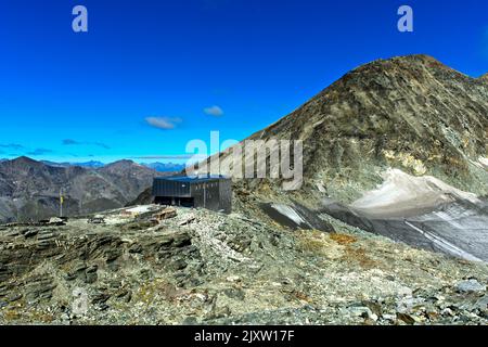 Berghütte Cabane De Tracuit, Zinal, Val D'Anniviers, Wallis, Schweiz Stockfoto