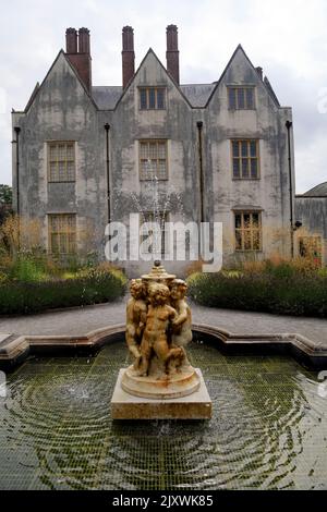 St. Fagans Castle (Haupthaus) 16. Jahrhundert elisabethanischen Herrenhaus. St Fagans National History Museum. Sommer 2022. August. Stockfoto