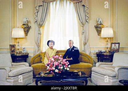 Herzogin von Windsor, Wallis Simpson und Duke of Windsor, ehemals König Edward III. Von Großbritannien und Dominions of British Empire, Seated Portrait, Waldorf Astoria Hotel, New York City, New York, USA, Toni Frisell Collection, Mai 1966 Stockfoto