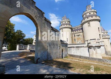 Pierrefonds ist ein Schloss in der Gemeinde Pierrefonds im Département Oise in der Region Picardie, Frankreich. Stockfoto