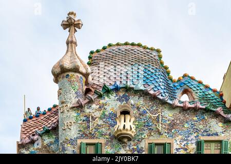 Casa Batlló, architektonisches Merkmal oder Detail der Außenfassade. Das berühmte Gebäude wurde von Antoni Gaudi entworfen. Stockfoto