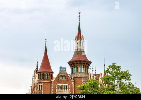 Terrades-Haus oder Turmhaus. Das berühmte Gebäude und die Touristenattraktion wurde von Josep Puig i Cadafalch entworfen Stockfoto