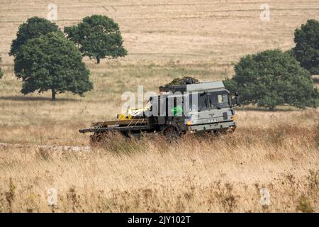 British Army MAN HX58 6x6 Heavy Utility Truck EPLS in Aktion bei einer militärischen Übung Stockfoto